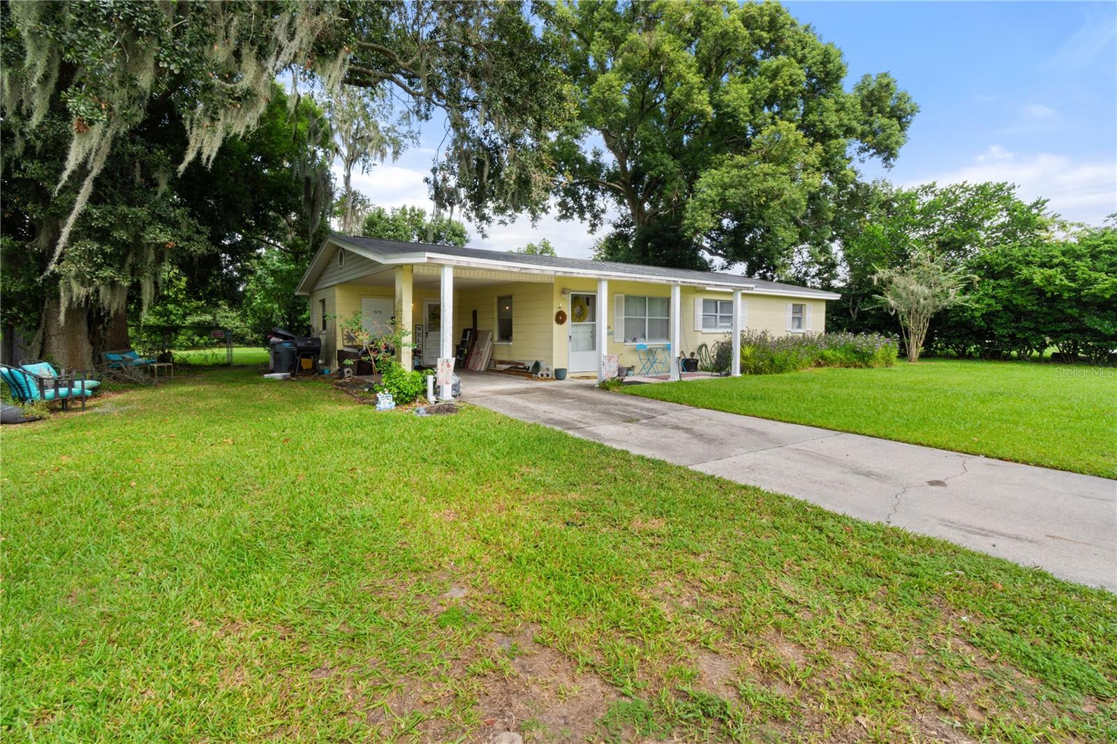 Listing photo 3 for 1572 Churchill Ct
