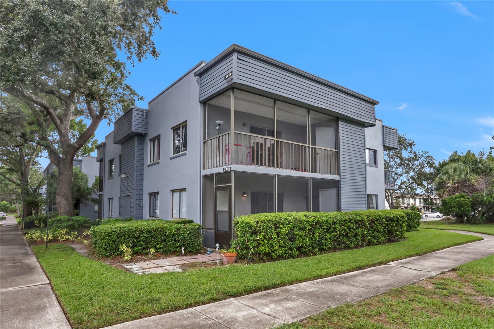 Listing photo 1 for 2451 Oak Park Way #120