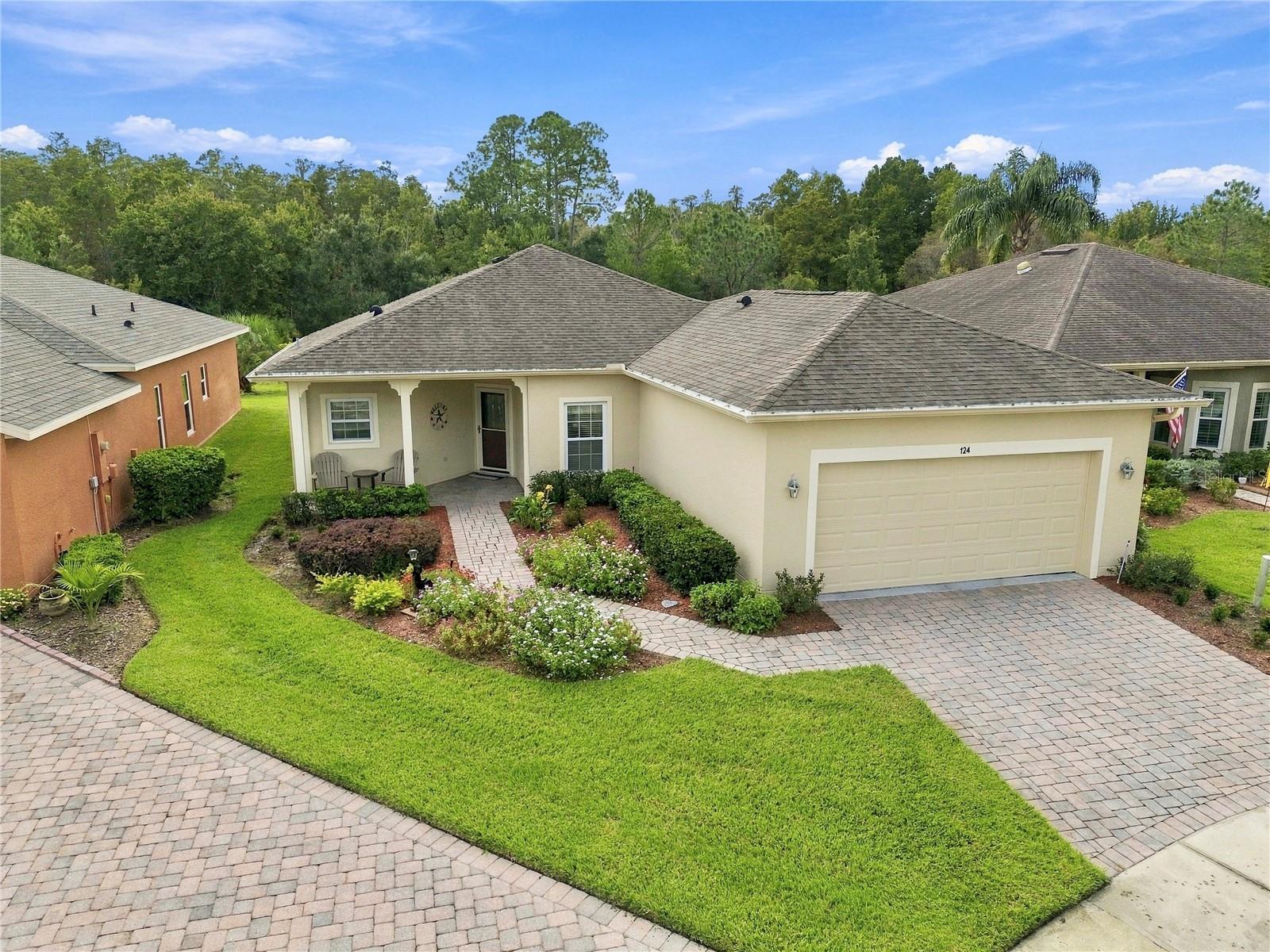 Listing photo 1 for 124 Ventana Dr