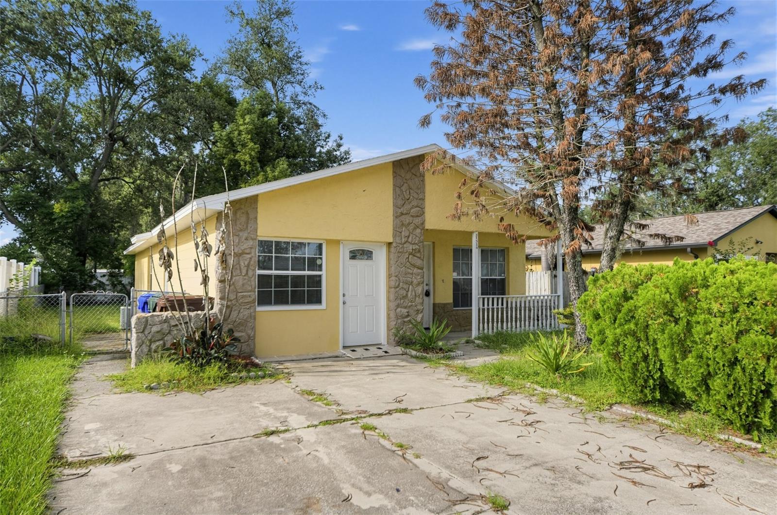 Listing photo 1 for 1516 Kelby Rd