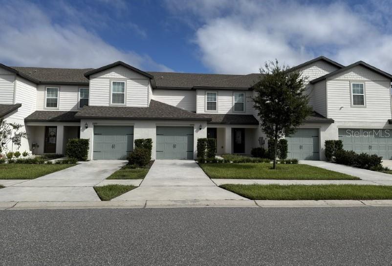 Listing photo 1 for 1695 Wynford Cir