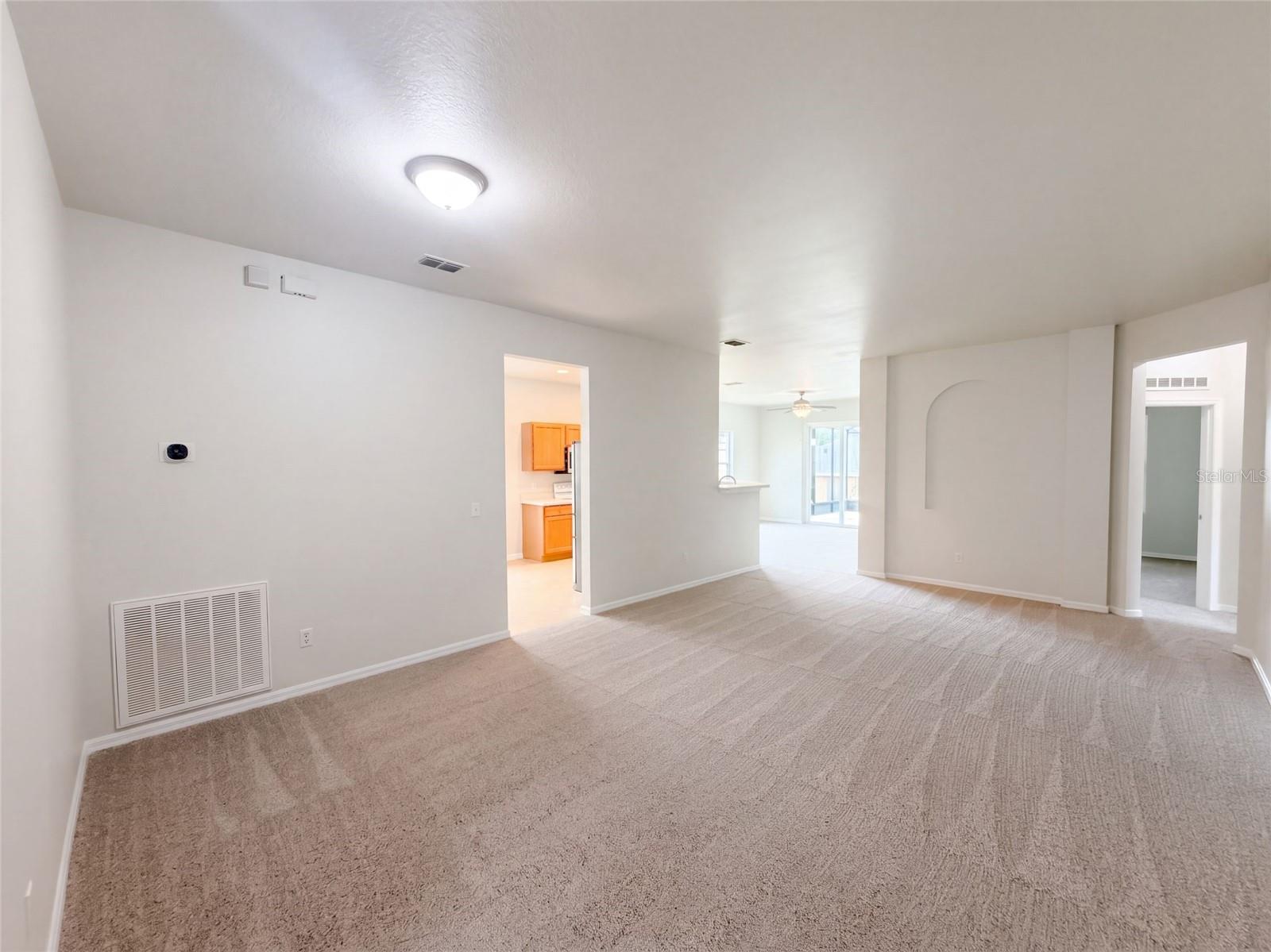 Listing photo 3 for 117 Milestone Dr