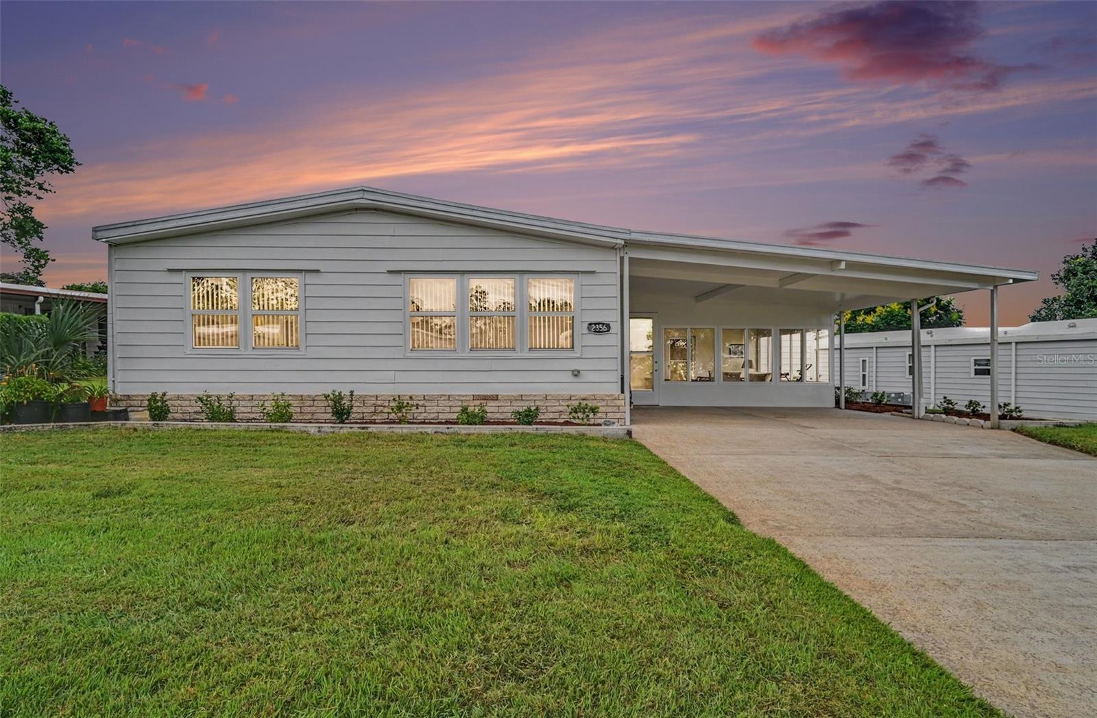 Listing photo 1 for 2356 S Citrus Cir #1683