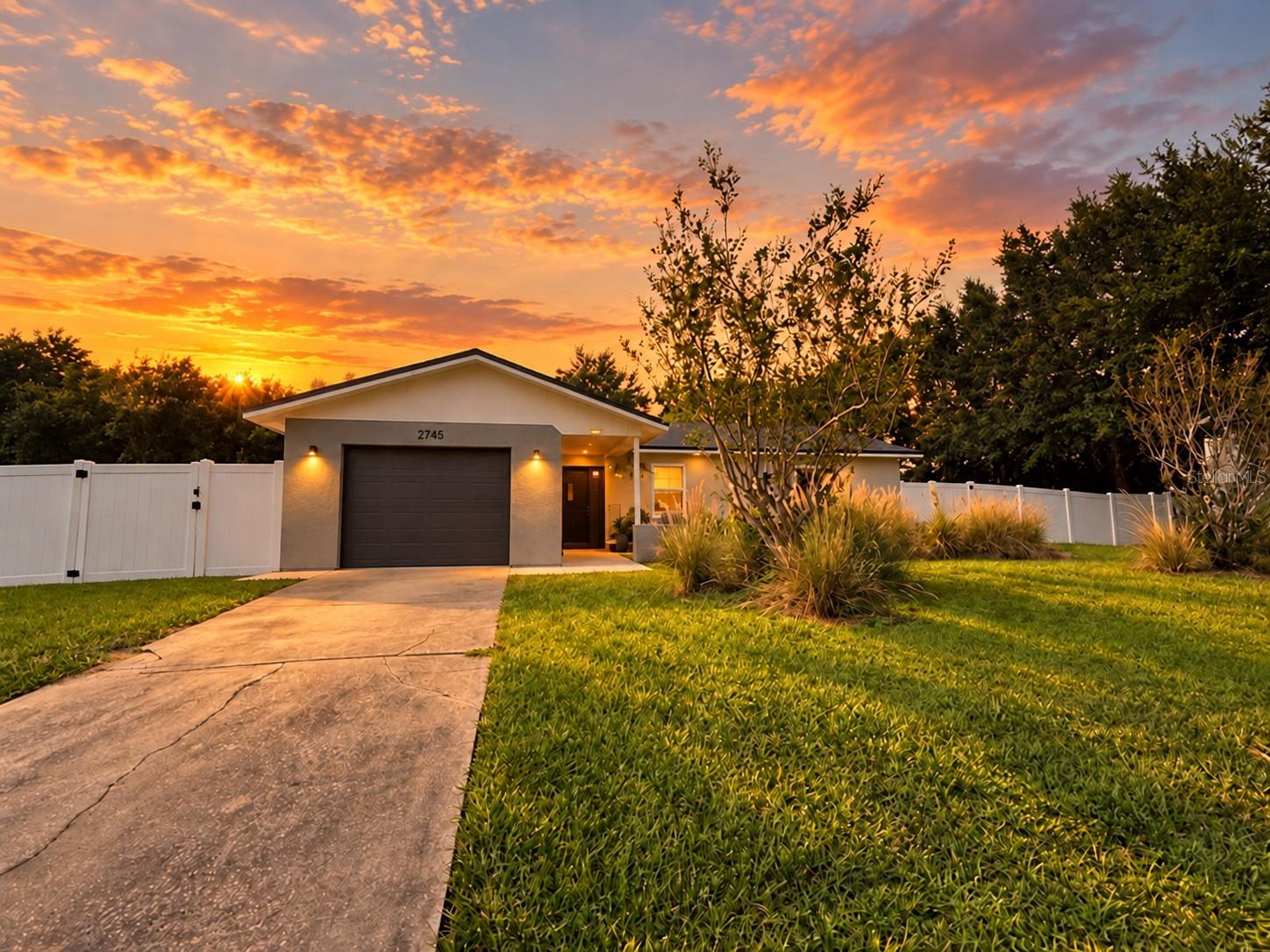 Listing photo 1 for 2745 Green Meadow Cir