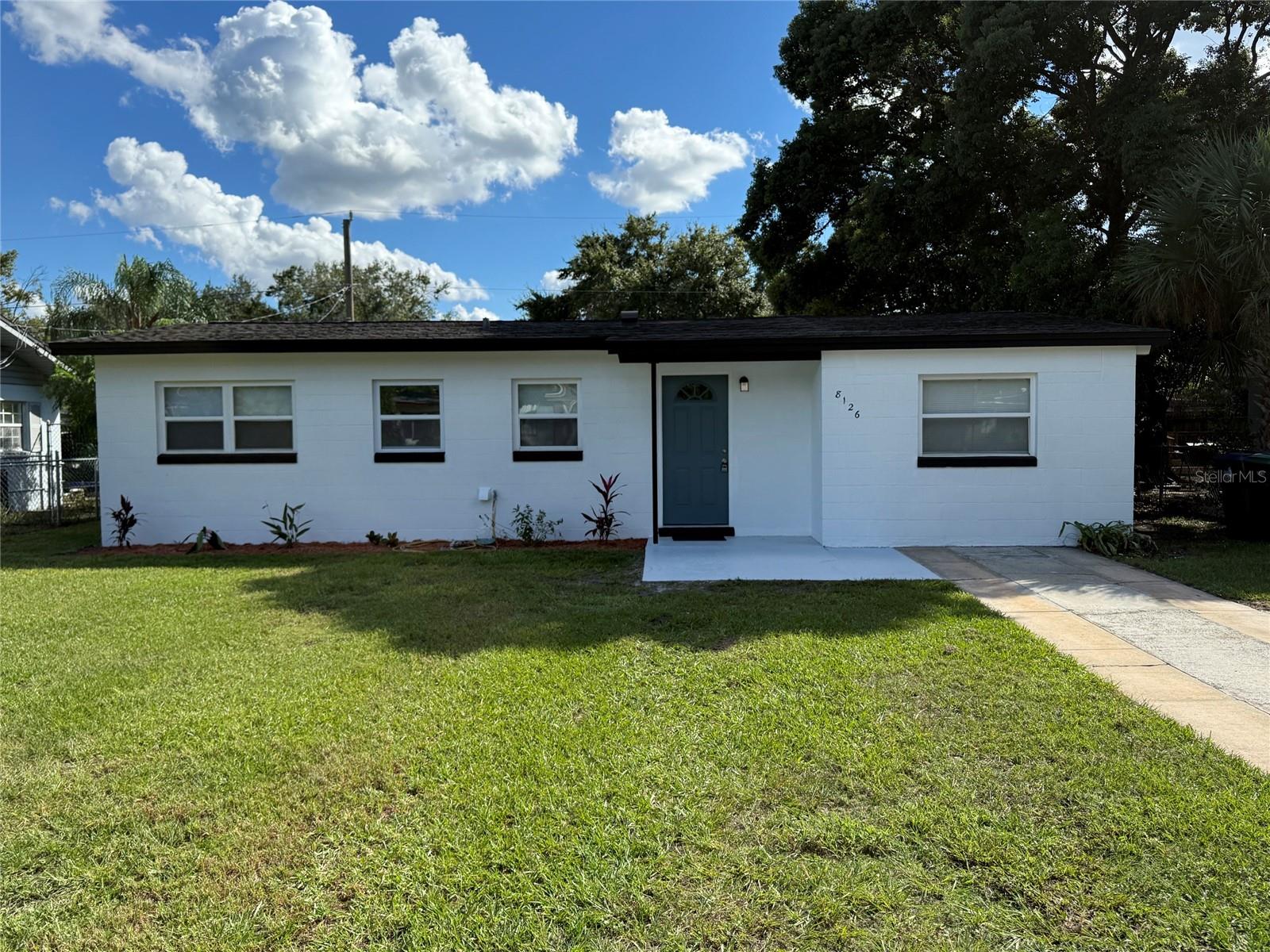 Listing photo 3 for 8126 Castinango St