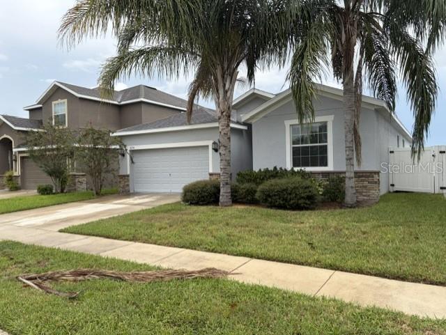 Listing photo 1 for 1574 Thetford Circle Cir