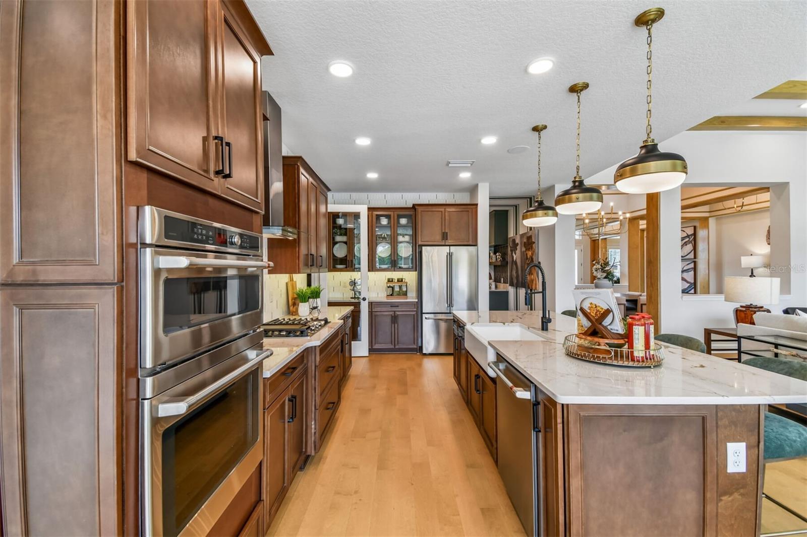 Listing photo 3 for 3699 Wolves Creek Pl