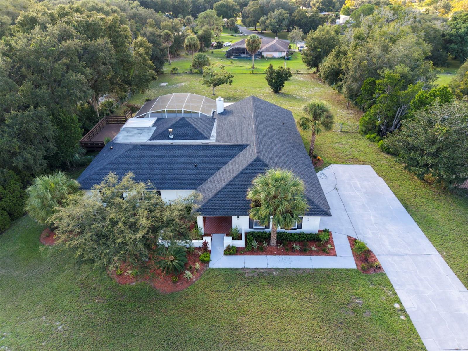 Listing photo 1 for 1910 Long Pond Dr