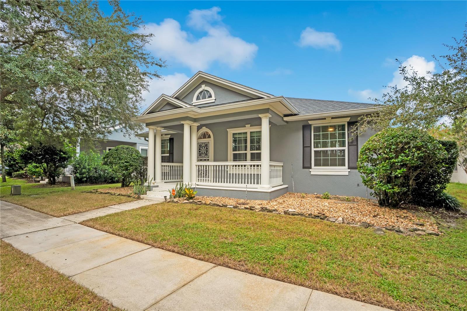 Listing photo 3 for 7030 Mapperton Dr