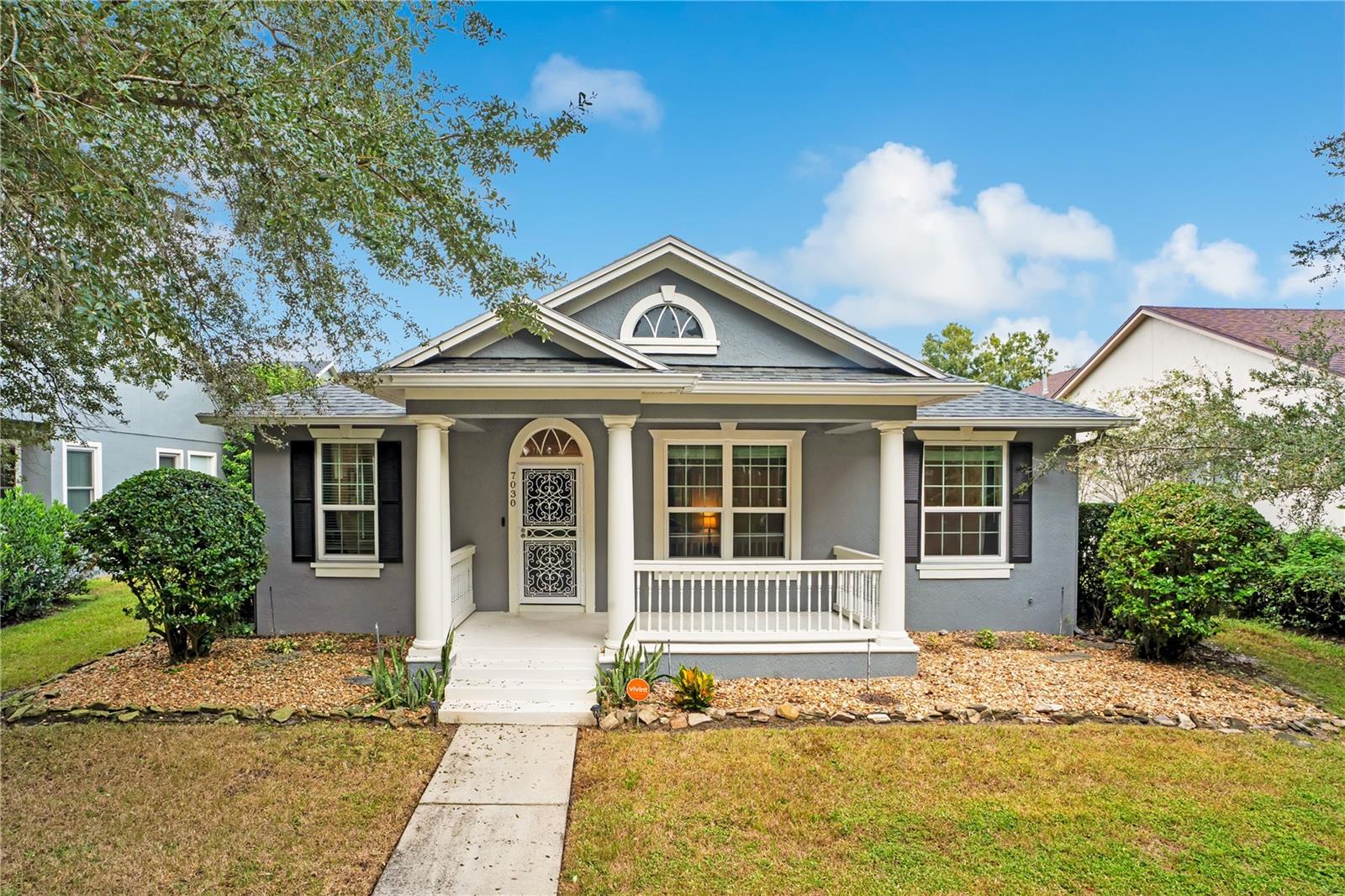 Listing photo 2 for 7030 Mapperton Dr