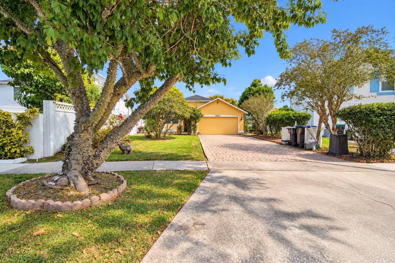 Listing photo 1 for 12315 Kenton Ct