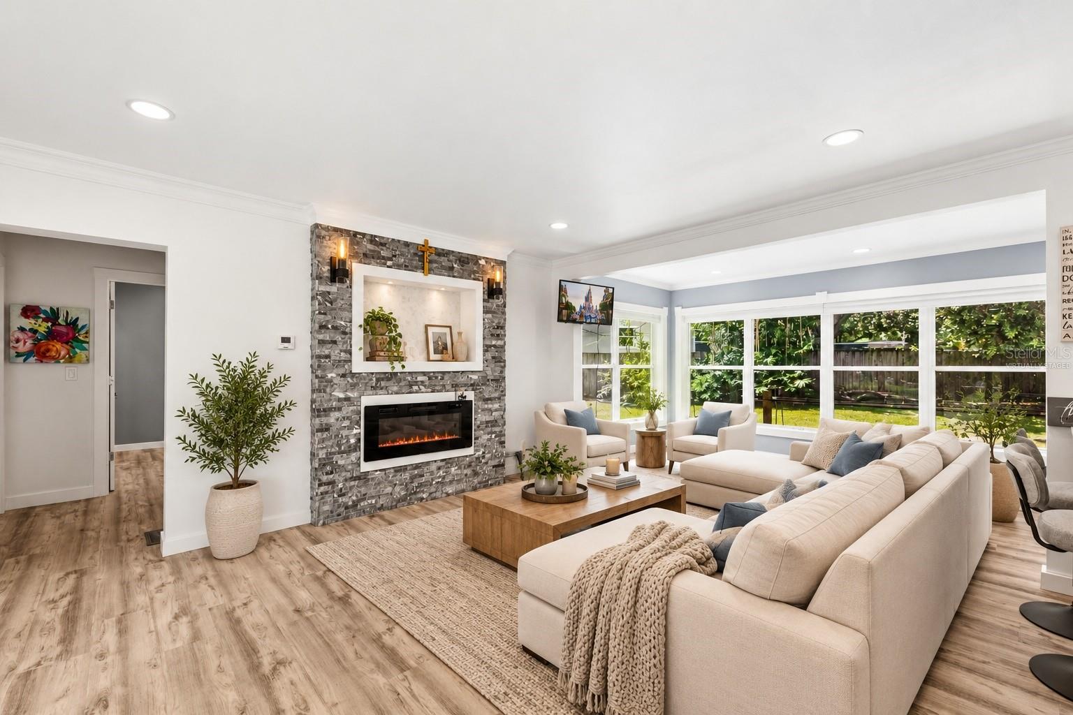 Listing photo 2 for 3221 Underhill Ct