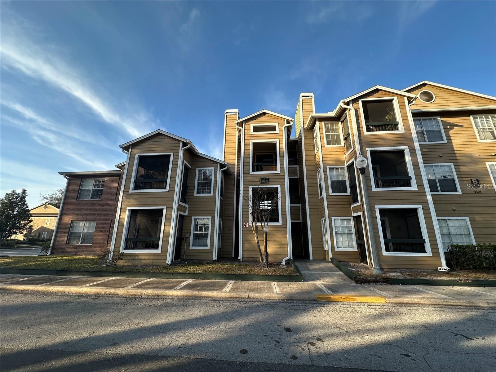 Listing photo 1 for 5601 Rosebriar Way #s304