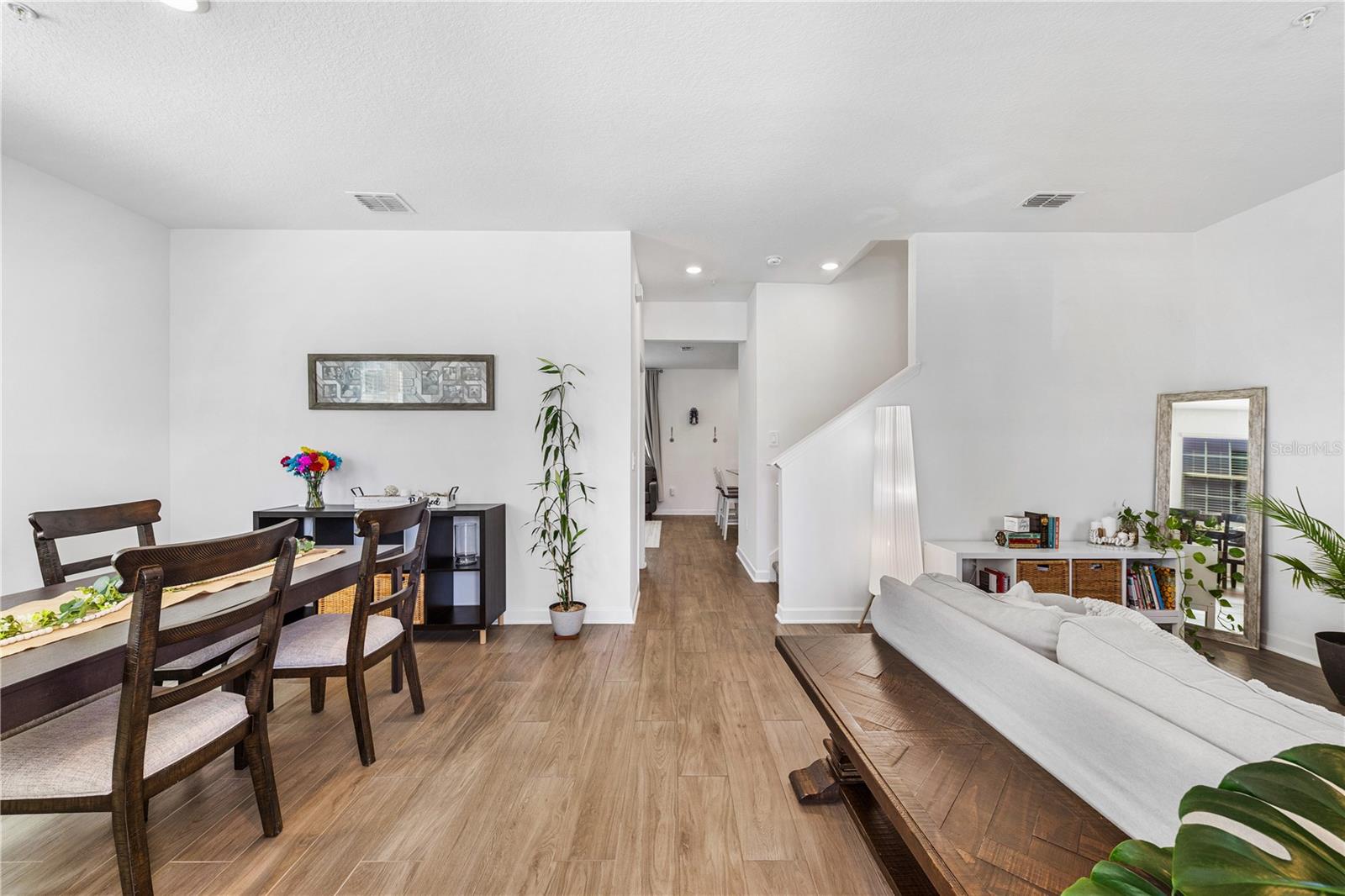 Listing photo 2 for 11730 Boldface Dr