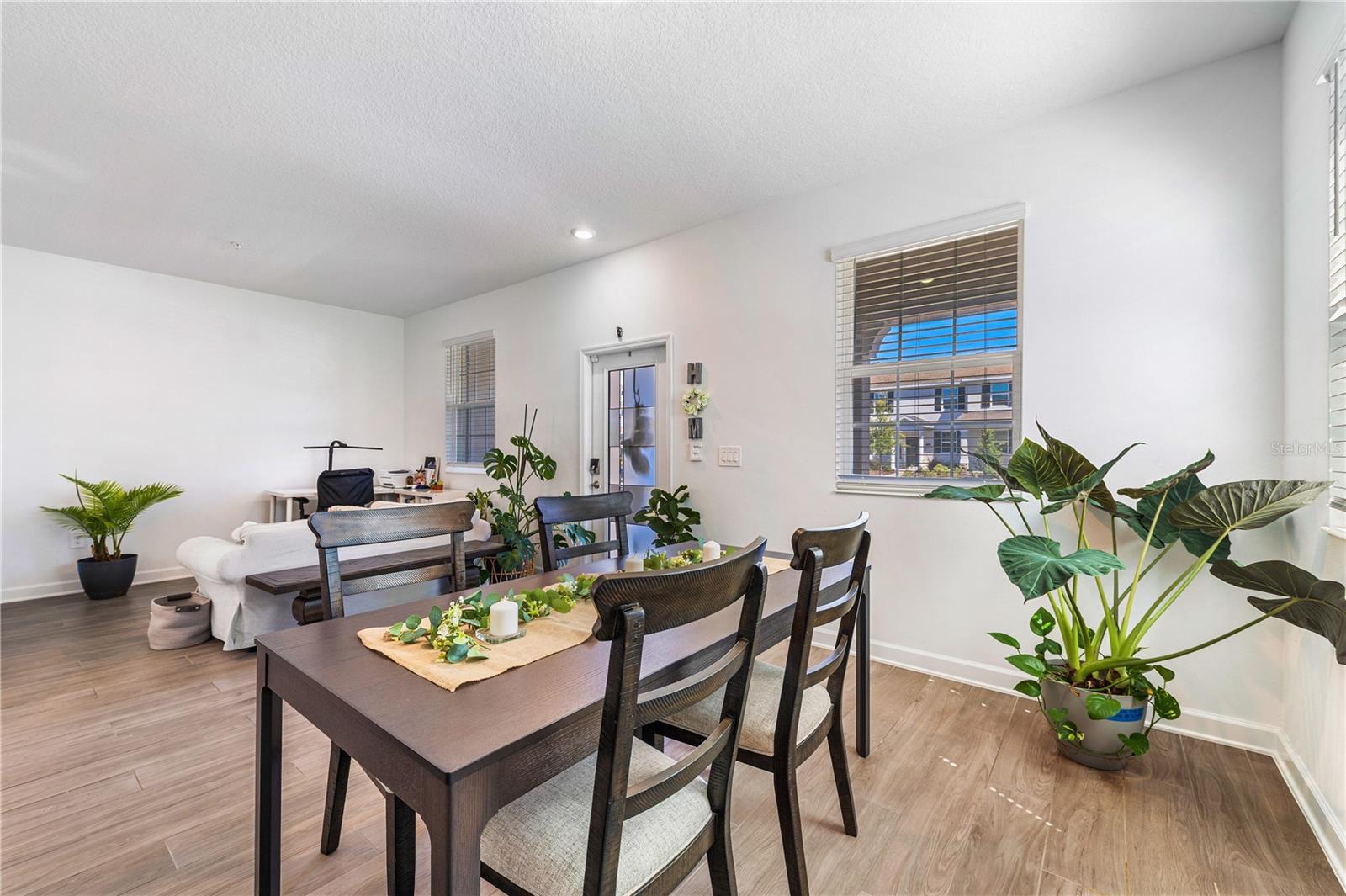 Listing photo 3 for 11730 Boldface Dr