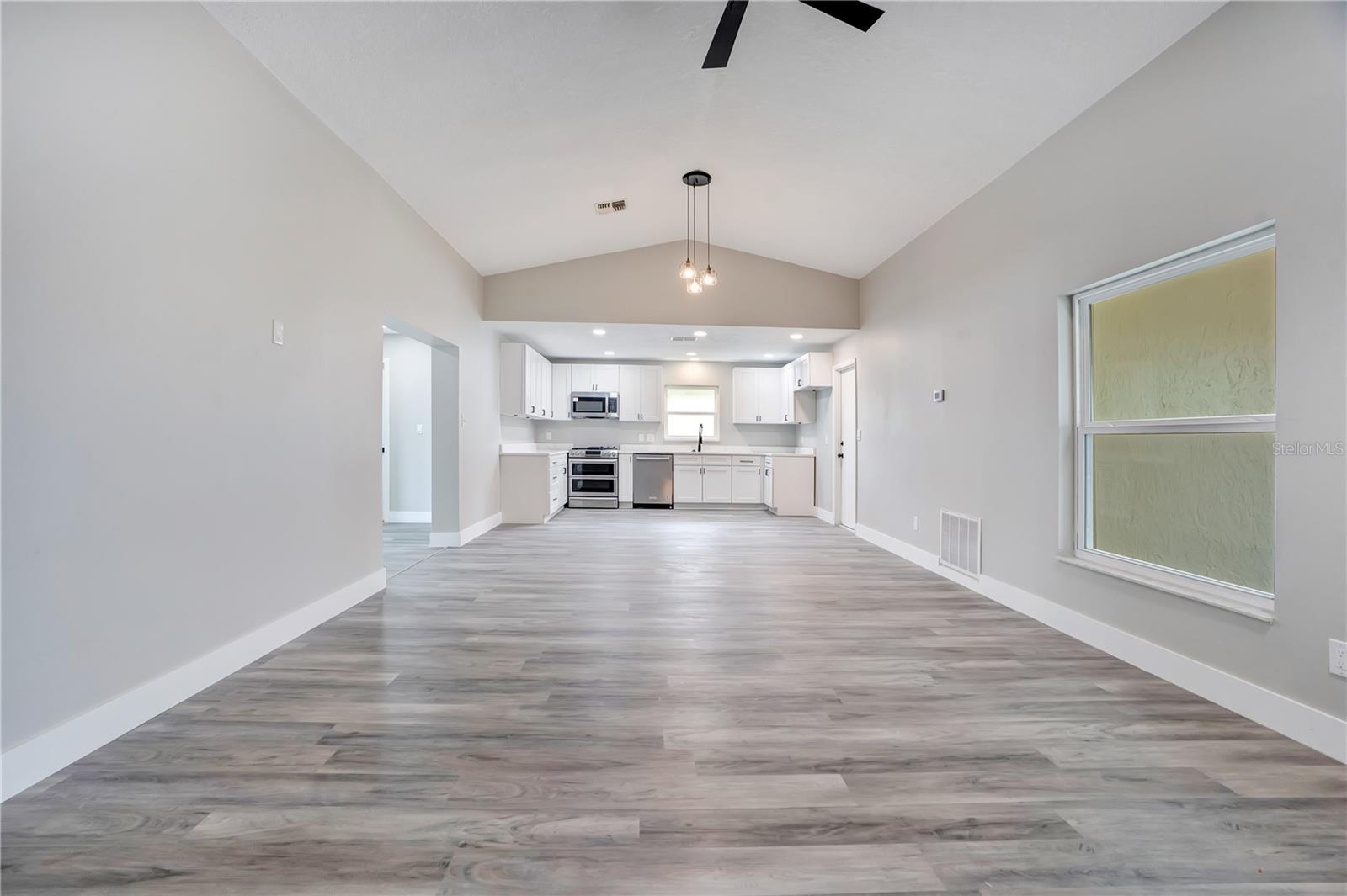 Listing photo 3 for 11405 Stamfield Dr
