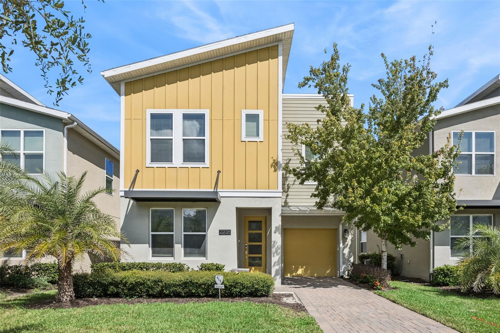 Listing photo 1 for 2736 Bookmark Dr