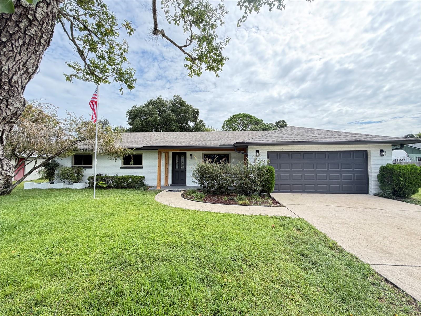 Listing photo 1 for 3915 Port Simbor Ave