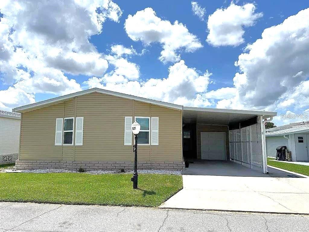 Listing photo 1 for 57 Straphmore Dr