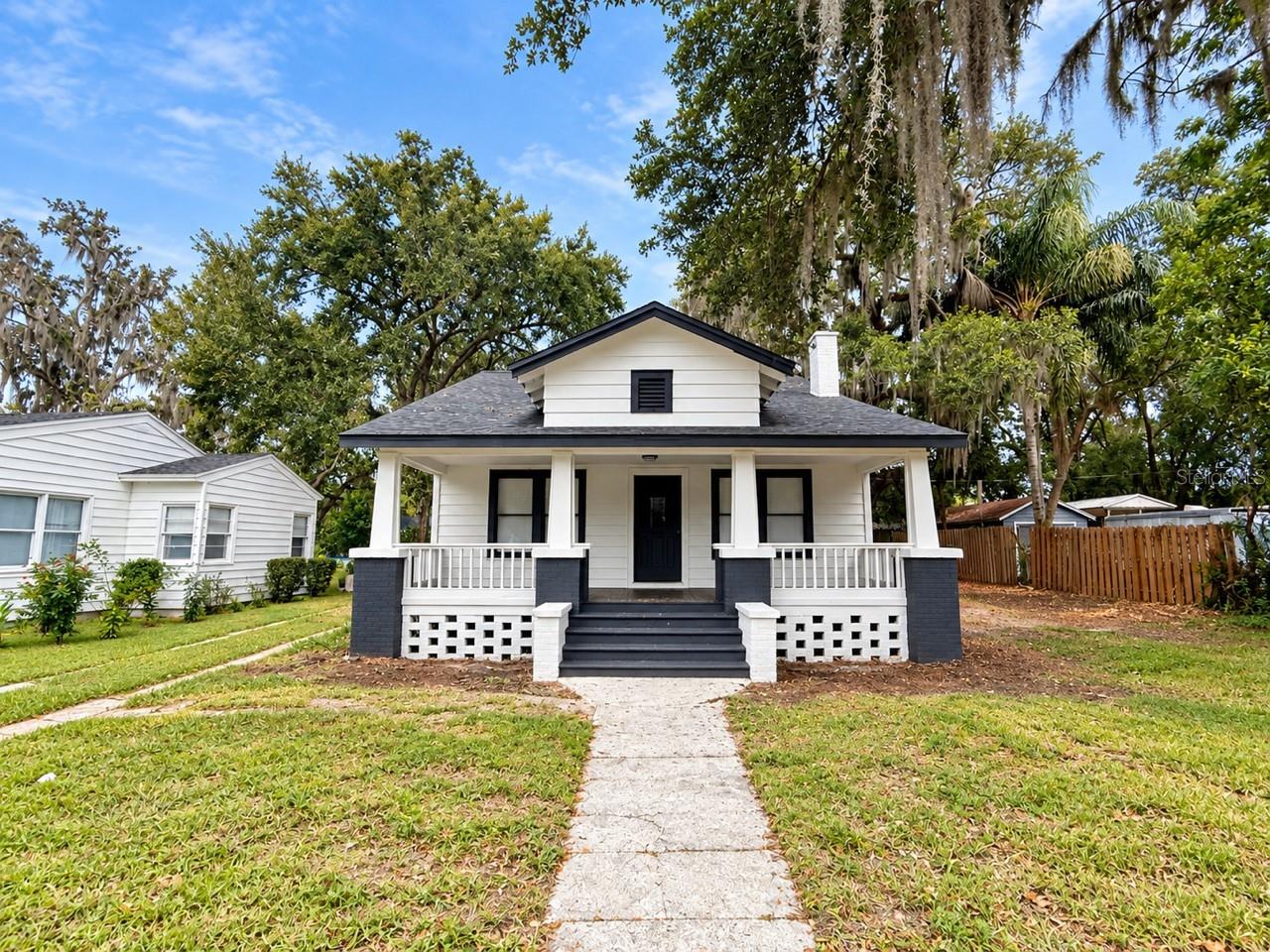 Listing photo 1 for 1212 Osceola Ave