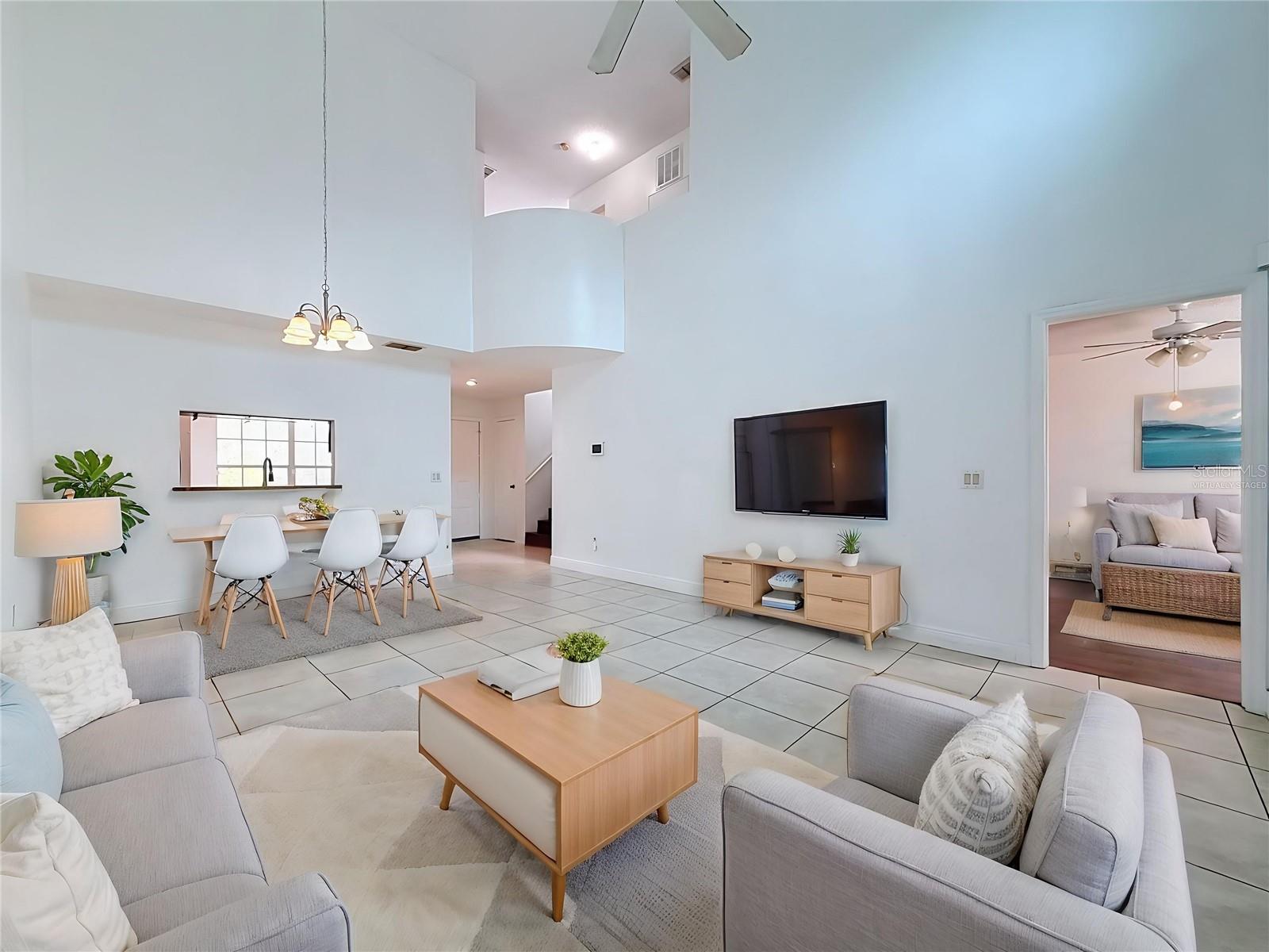 Listing photo 2 for 13518 Summerton Dr