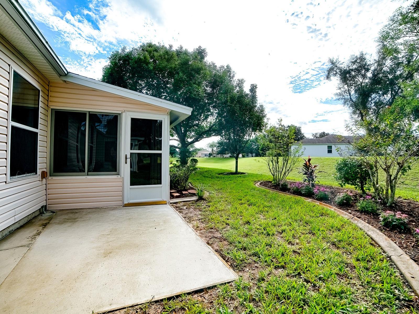 Listing photo 2 for 1040 Eagles Lndg