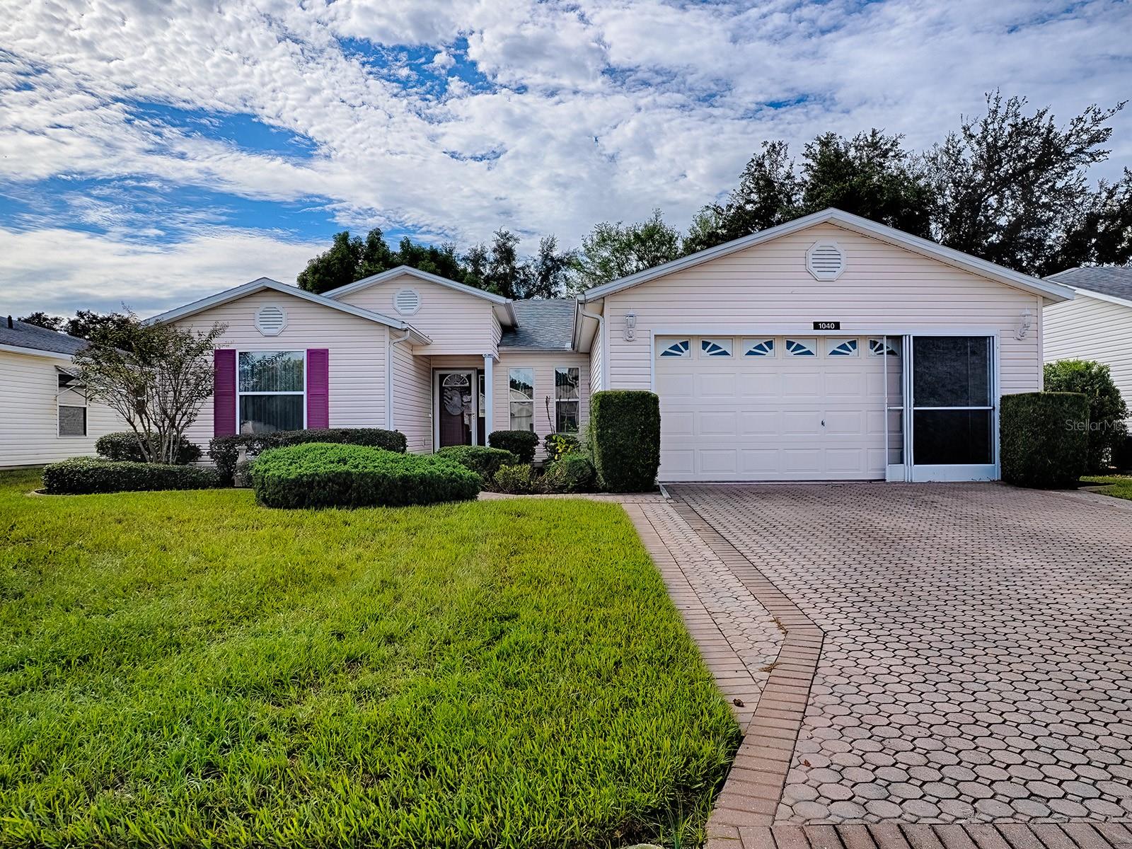 Listing photo 1 for 1040 Eagles Lndg