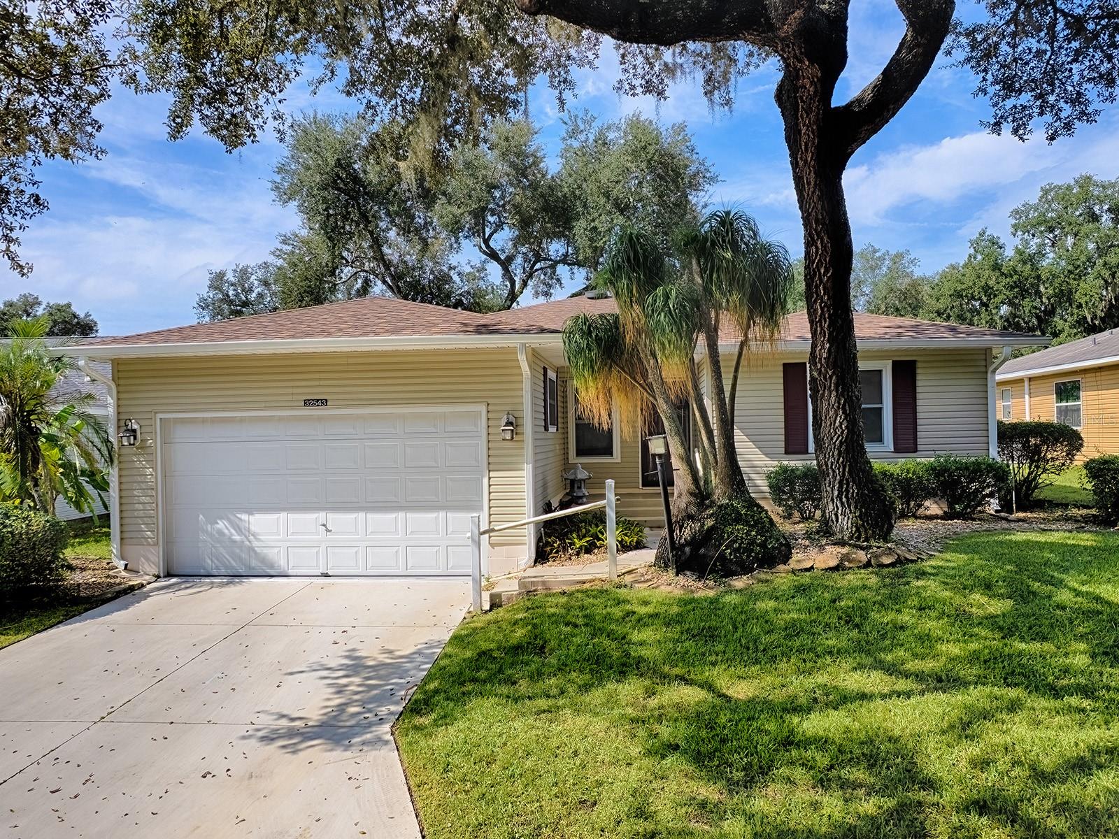 Listing photo for 32543 Oak Park Dr