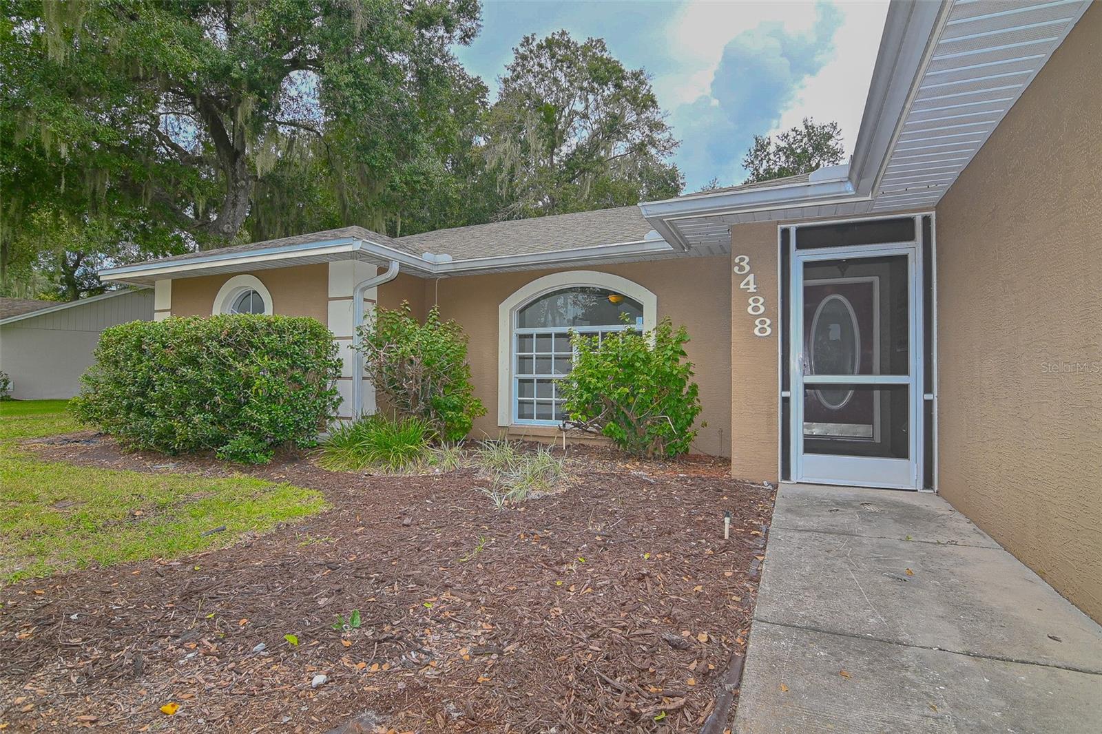 Listing photo 3 for 3488 Jade Ln