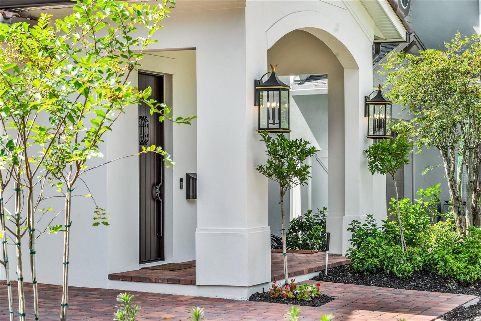 Listing photo 2 for 1430 Stetson St