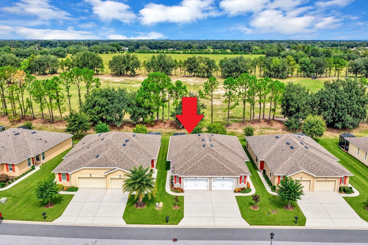 Listing photo 1 for 27033 White Plains Way