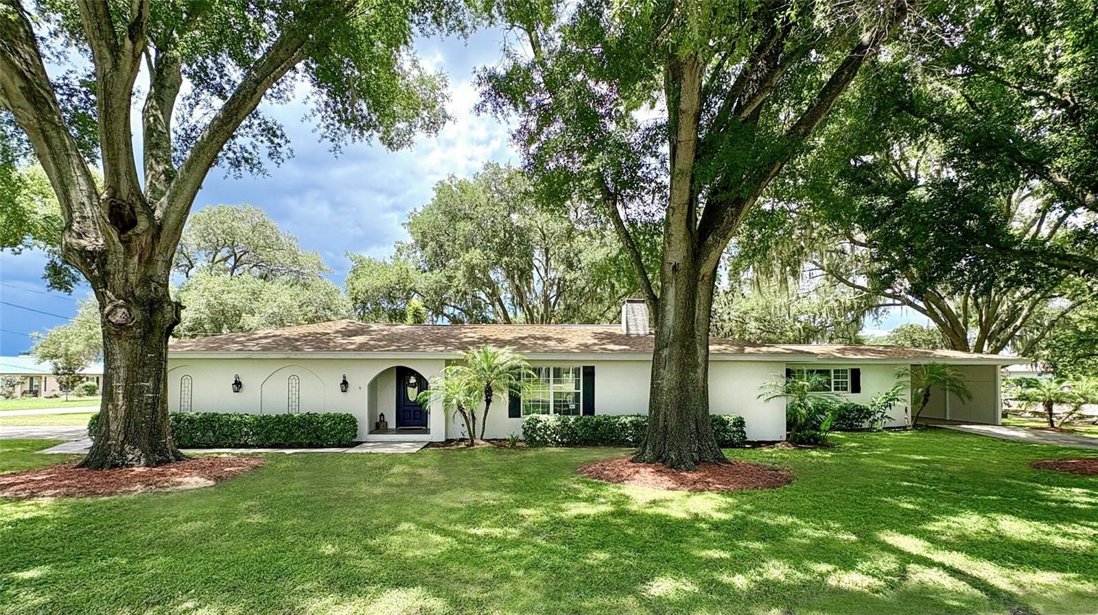Listing photo 1 for 10 W Lake Hamilton Cir
