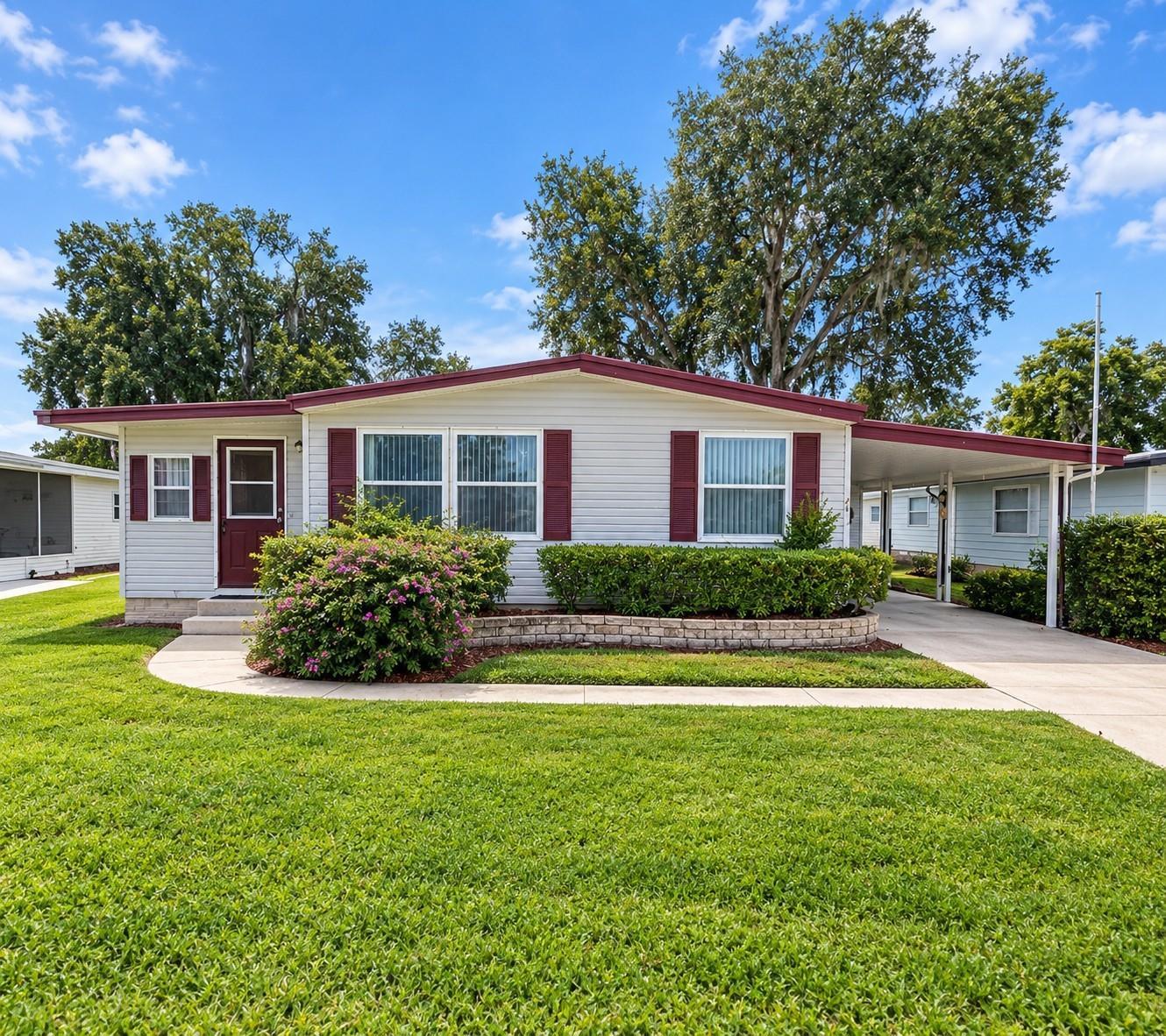 Listing photo 1 for 512 Palo Verde Dr