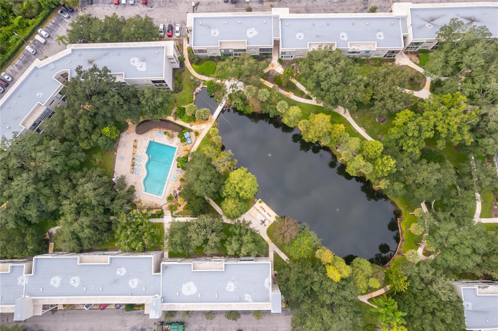 Listing photo 2 for 700 Melrose Ave #m23