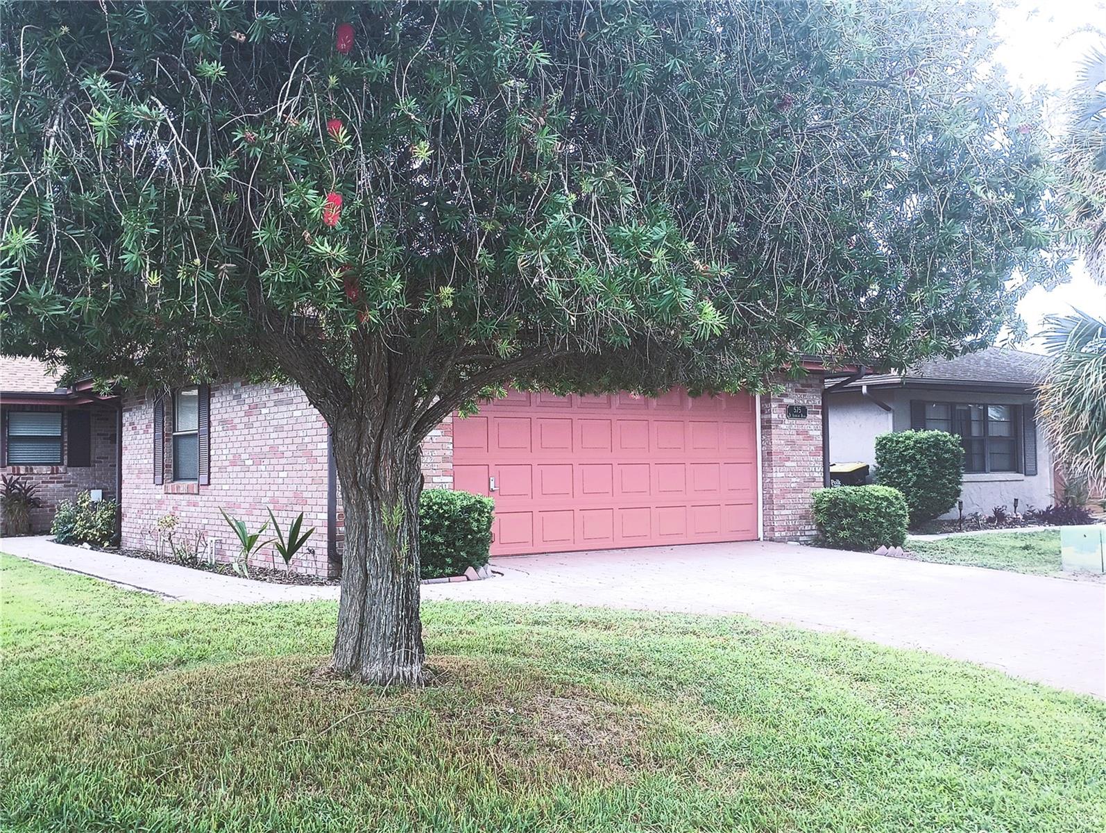 Listing photo 1 for 575 Saint Andrews Rd