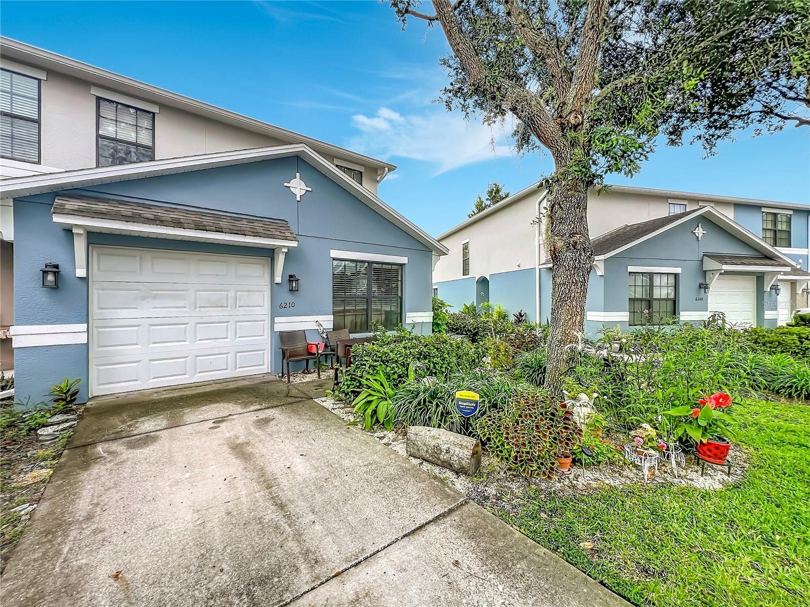 Listing photo 3 for 6210 Windsor Lake Cir