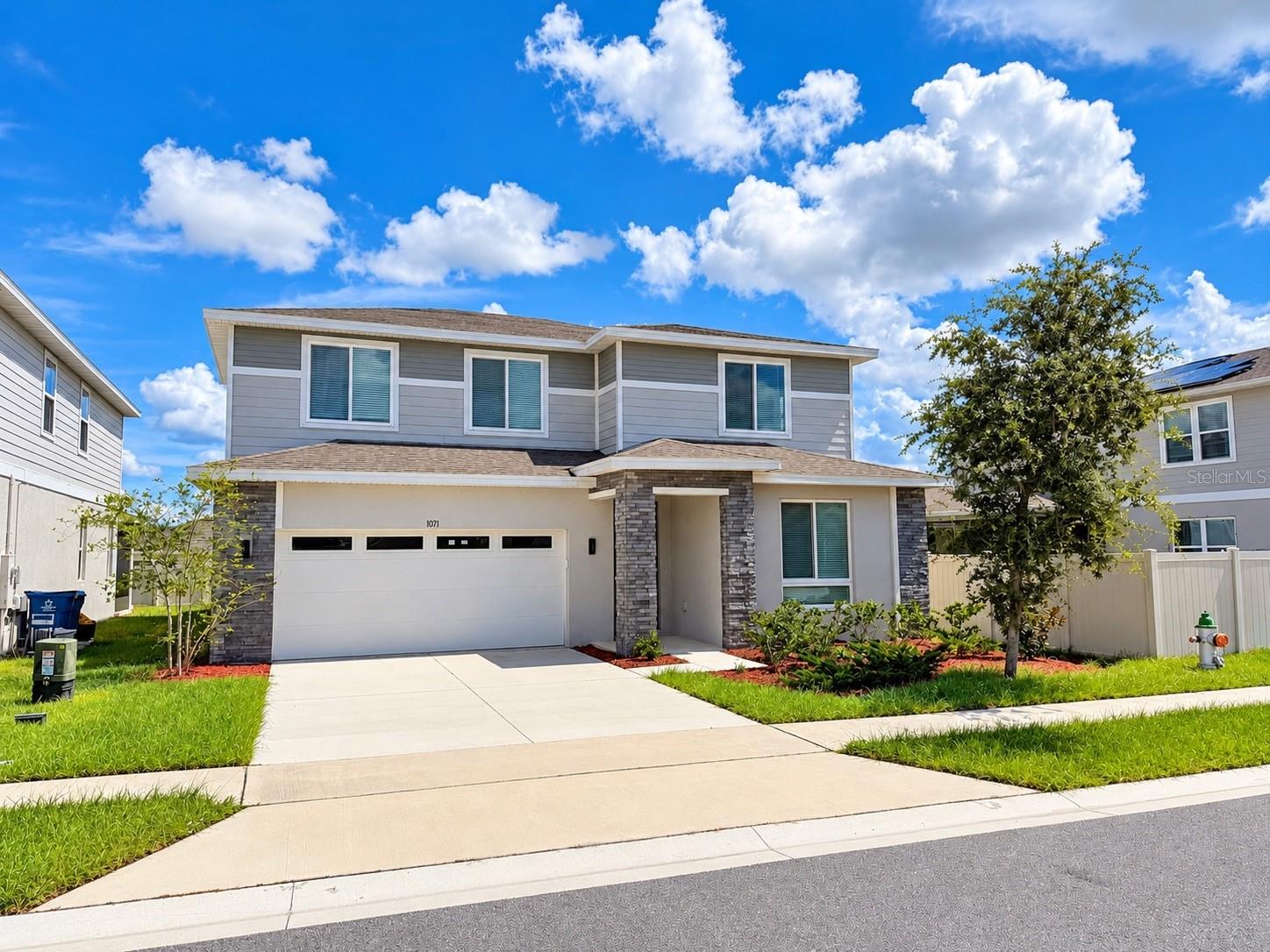 Listing photo 1 for 1071 Sugarwood St