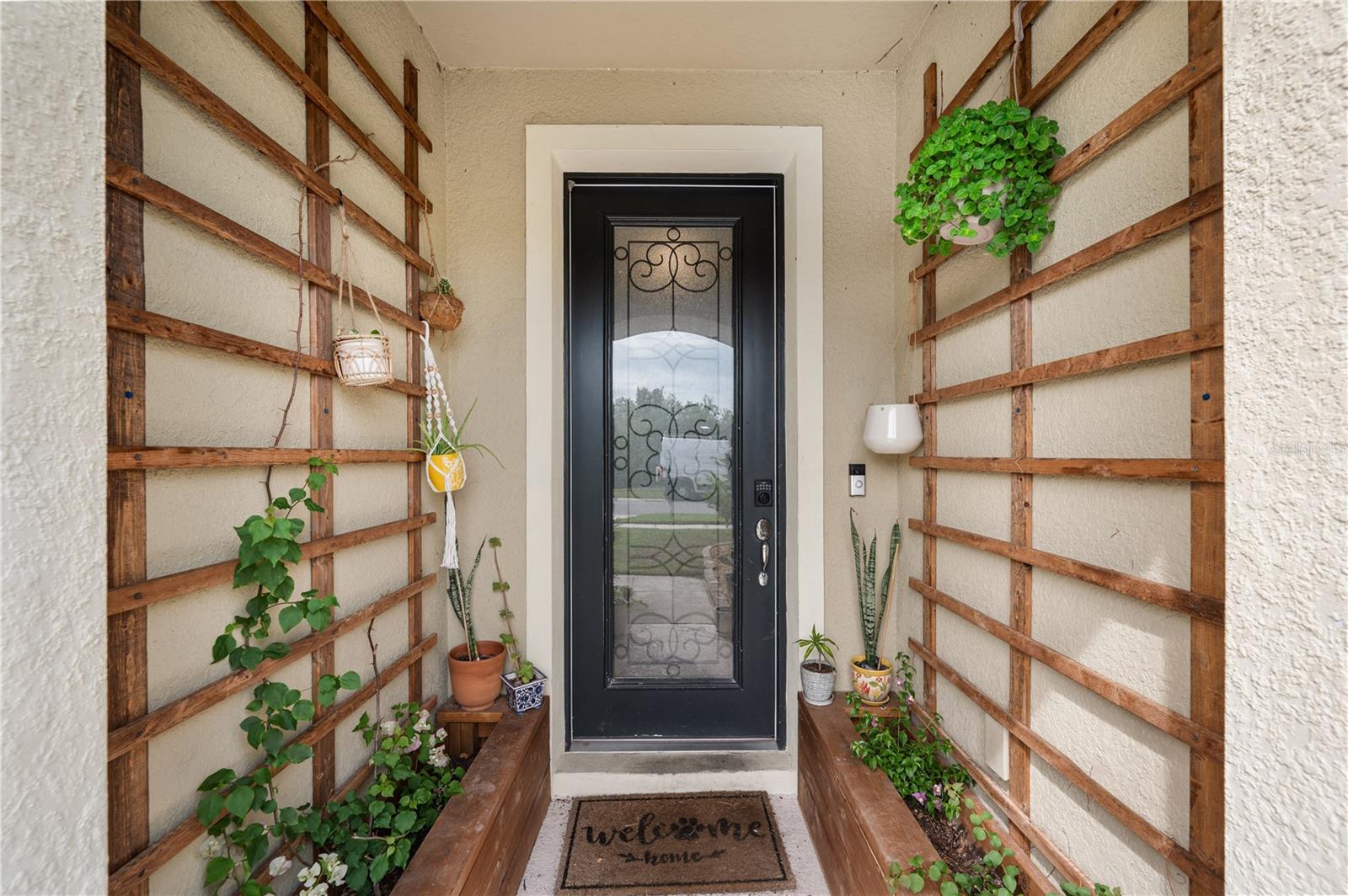 Listing photo 3 for 8751 Rindge Rd