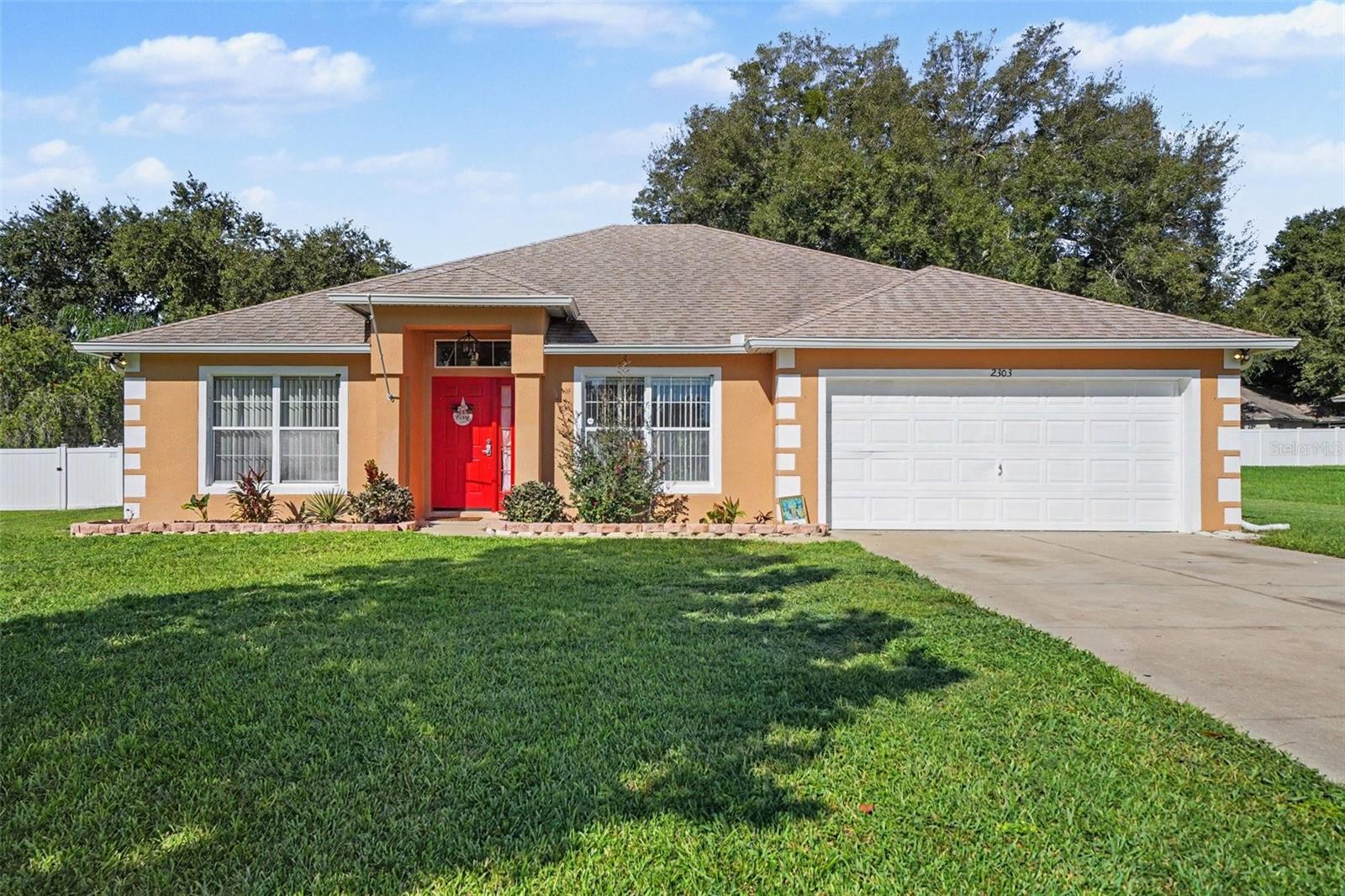 Listing photo 1 for 2303 Weathered Wood Dr