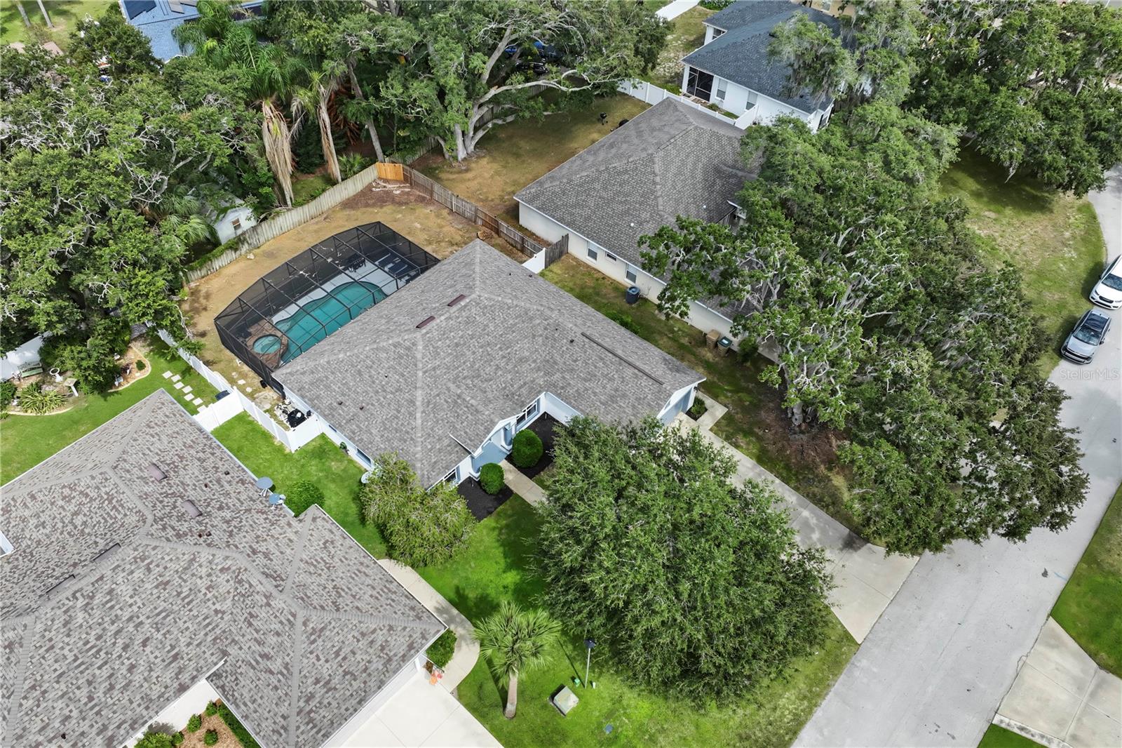 Listing photo 2 for 10427 Pleasant View Dr