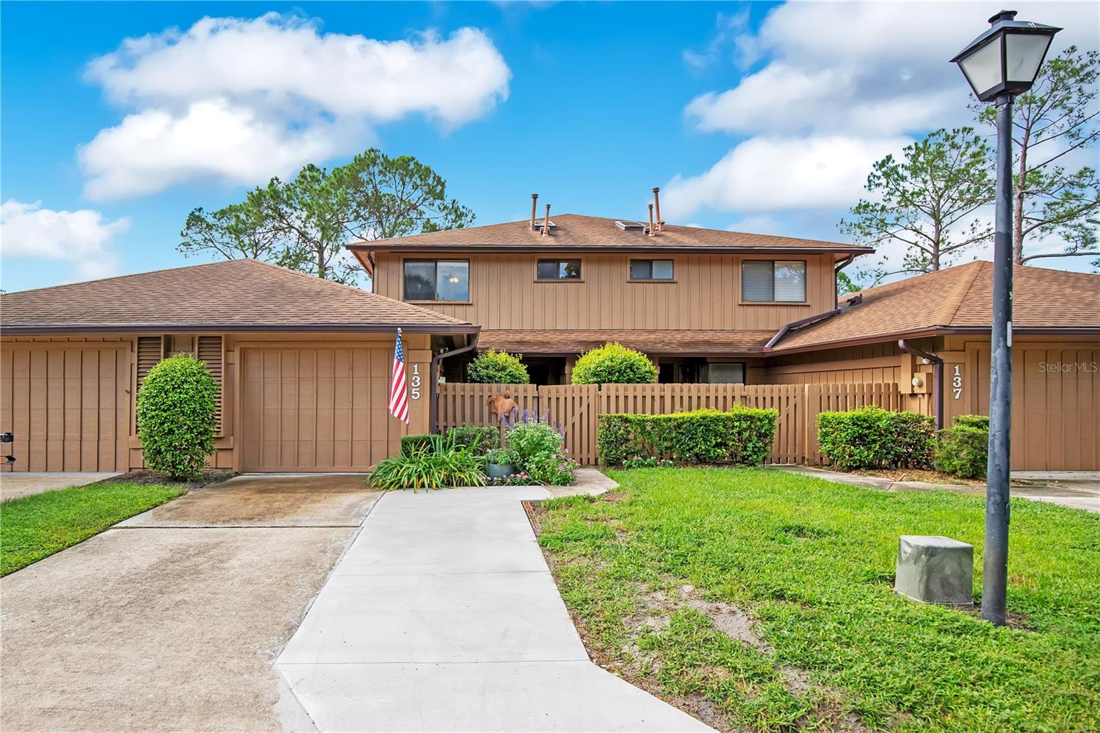 Listing photo 2 for 135 Heron Bay Cir
