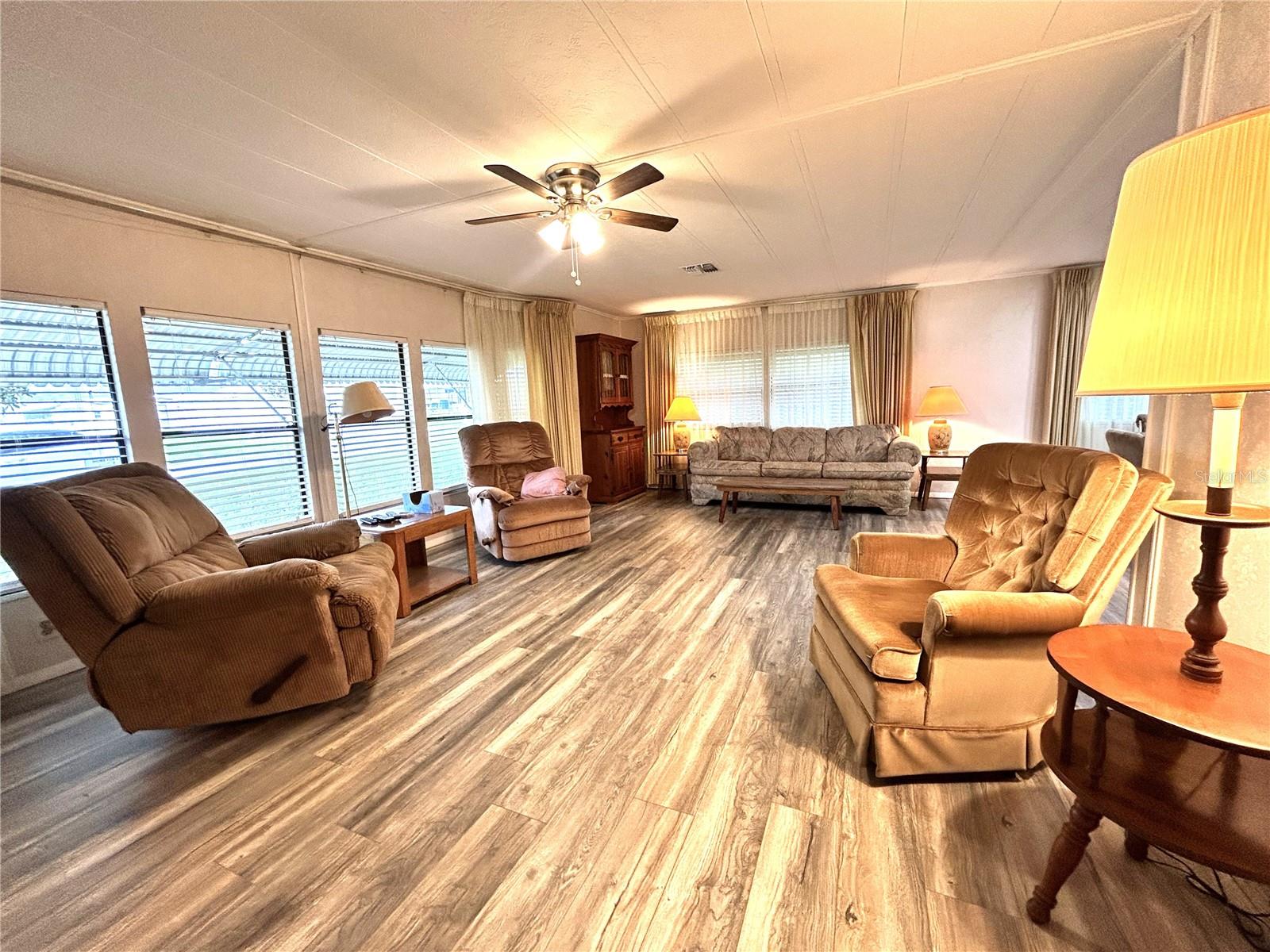 Listing photo 2 for 310 Martin Dr