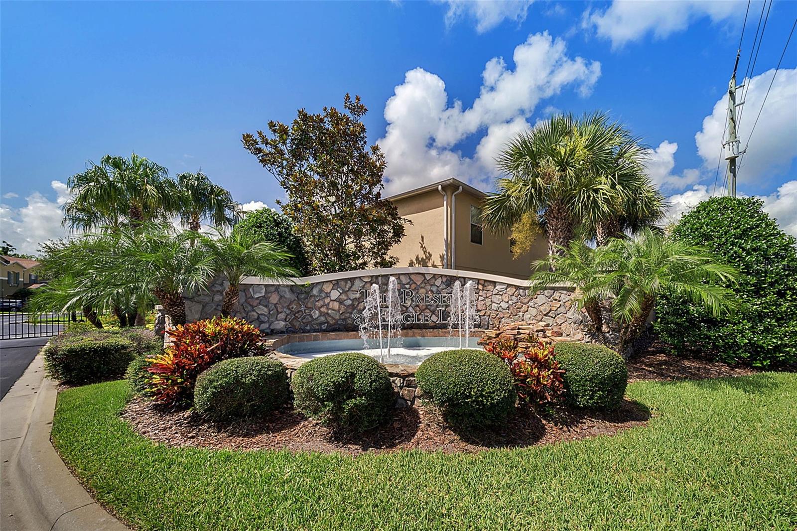 Listing photo 2 for 3853 Gliding Pl
