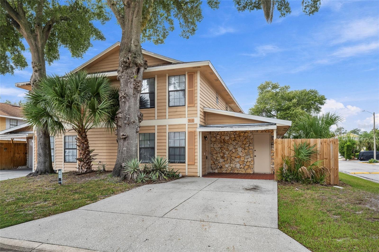Listing photo 2 for 510 Yellowwood Ct