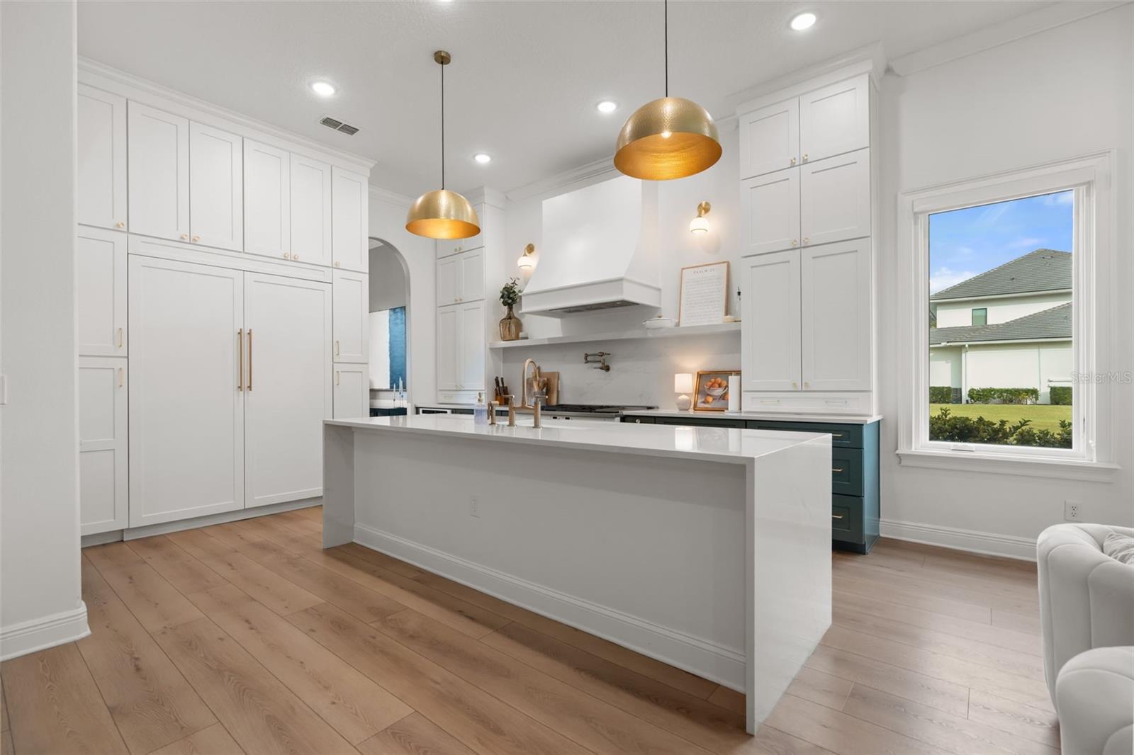 Listing photo 2 for 1229 Grand Traverse Pkwy