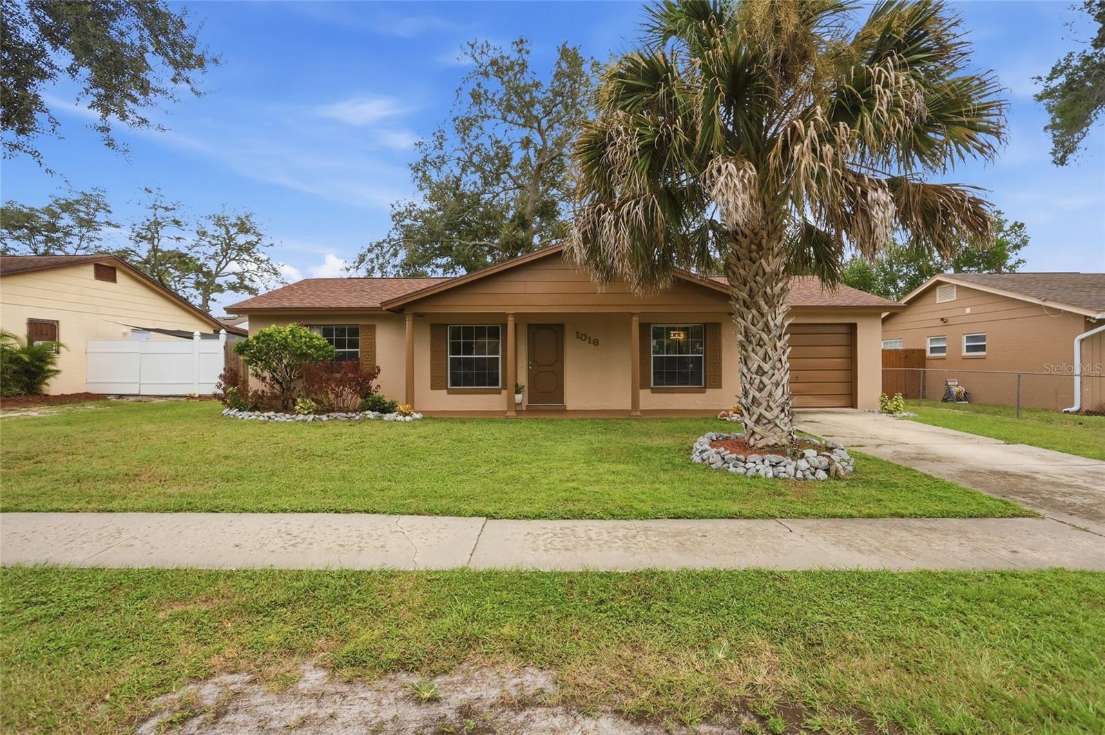 Listing photo 3 for 1016 Wolf Trl