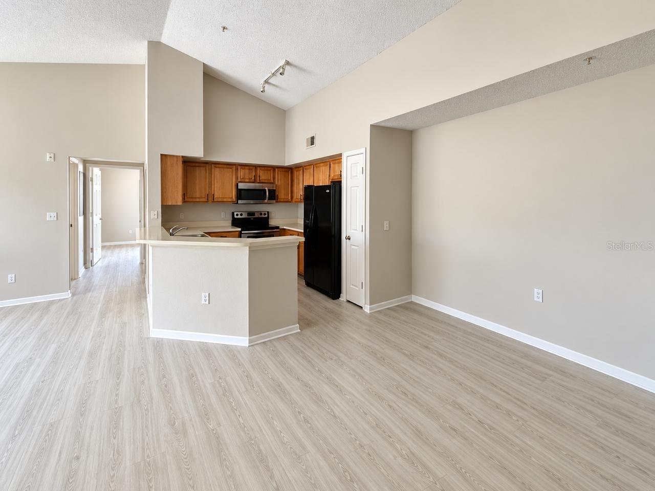Listing photo 3 for 13025 Mulberry Park Dr #321