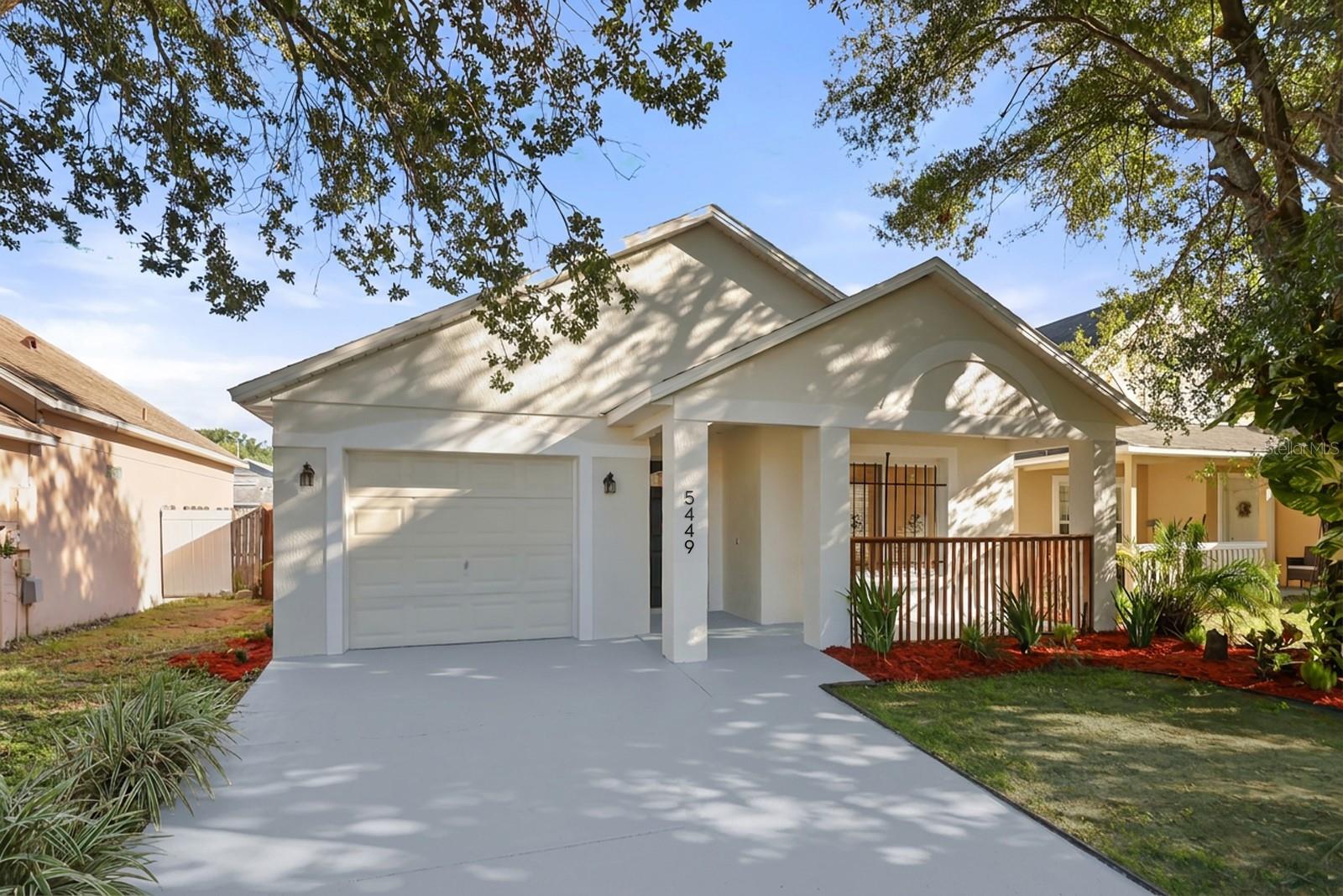 Listing photo 2 for 5449 Wood Crossing St