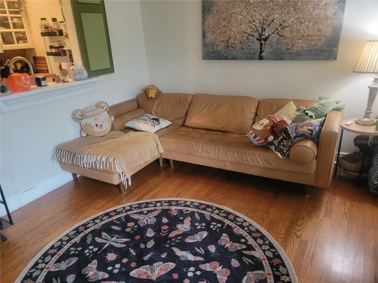 Listing photo 3 for 206 Fearon Ave