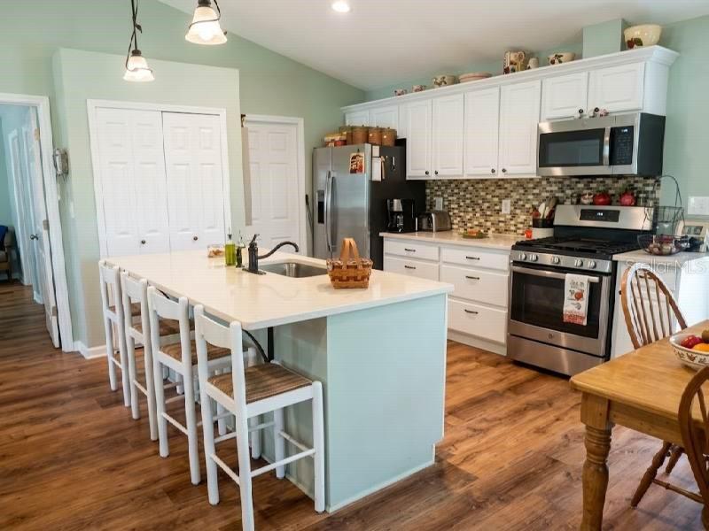 Listing photo 2 for 1001 Mcclellan Rd